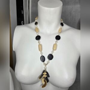 Chic Black and Cream Beaded Necklace